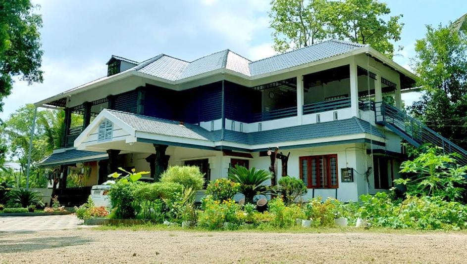 Brothers Holiday home *